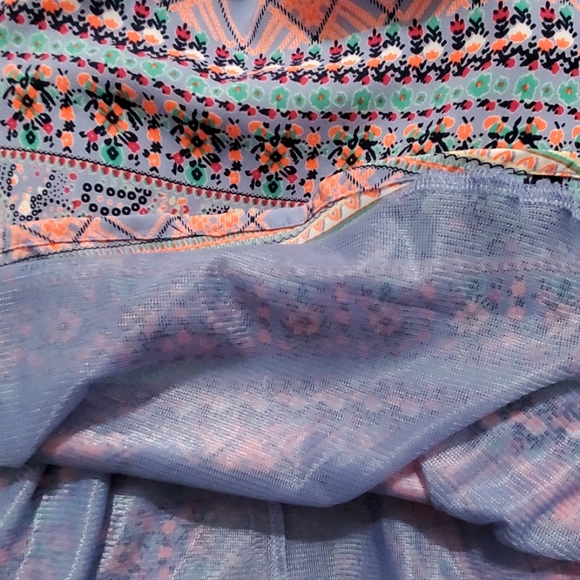 LUSH Floral abstract sundress multicolored Small criss-cross back - Picture 8 of 8